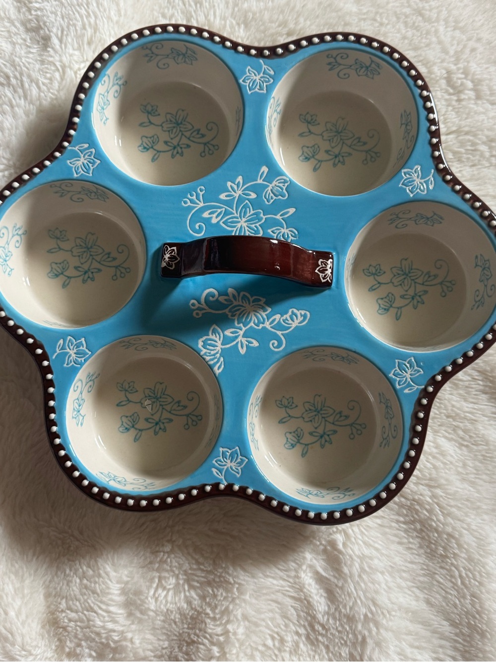 Temp-Tations Blue and Cream Floral 6-Bowl Serving Tray with Brown Handle